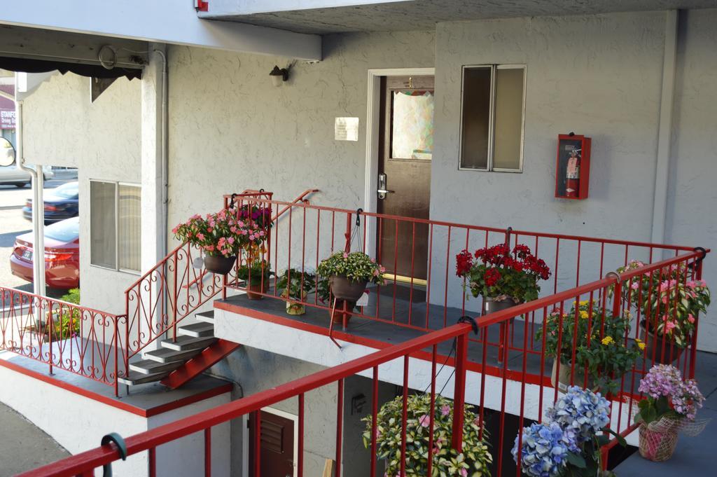 Glass Slipper Inn - Stanford Palo Alto Ngoại thất bức ảnh